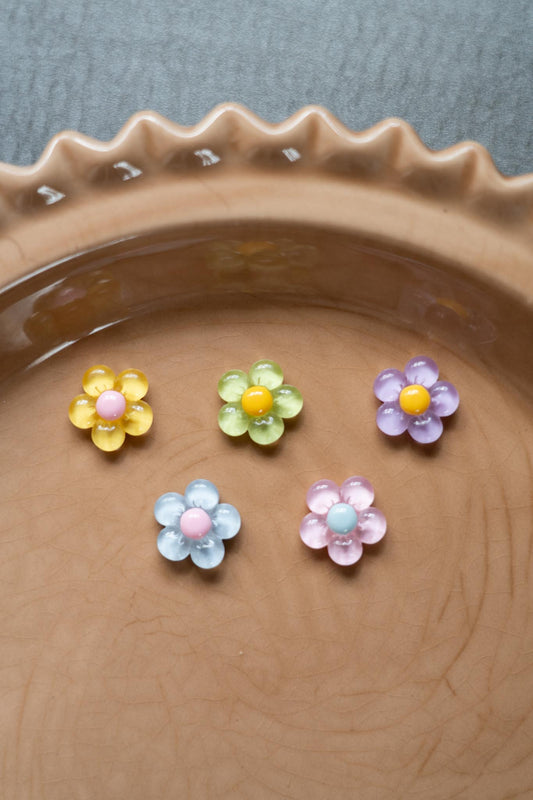 5 piece mini translucent flower magnets